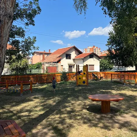 Gray Lejlighed Pirot